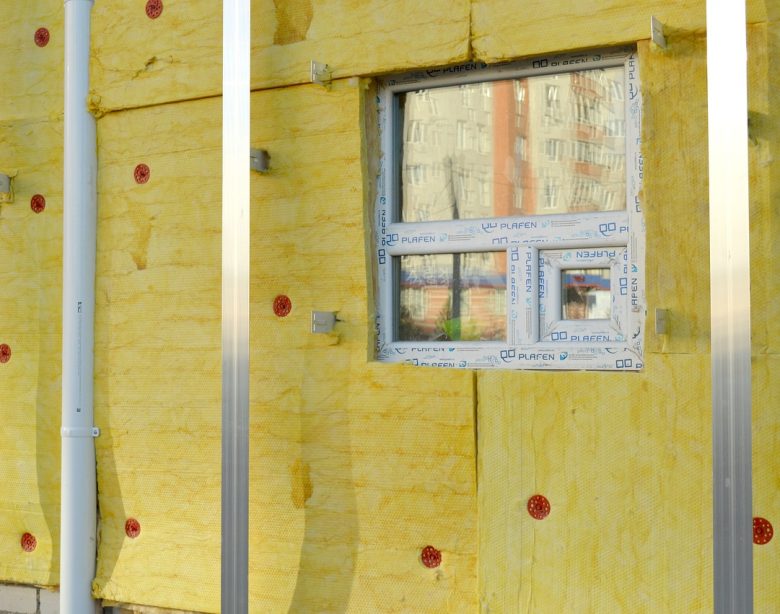 améliorer l'isolation phonique de votre mur mitoyen pour un intérieur paisible