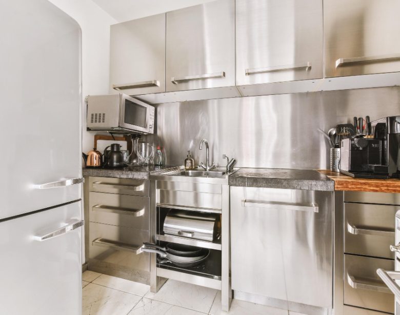 avantages, entretien et conseils pour bien choisir les Meuble cuisine inox