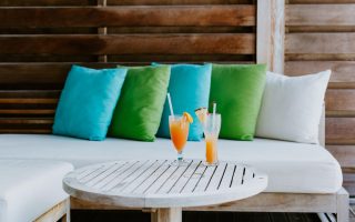 le modèle idéal de la Table basse salon de jardin pour votre extérieur